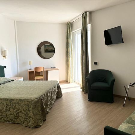 Hotel Carlton Lignano Sabbiadoro Eksteriør billede