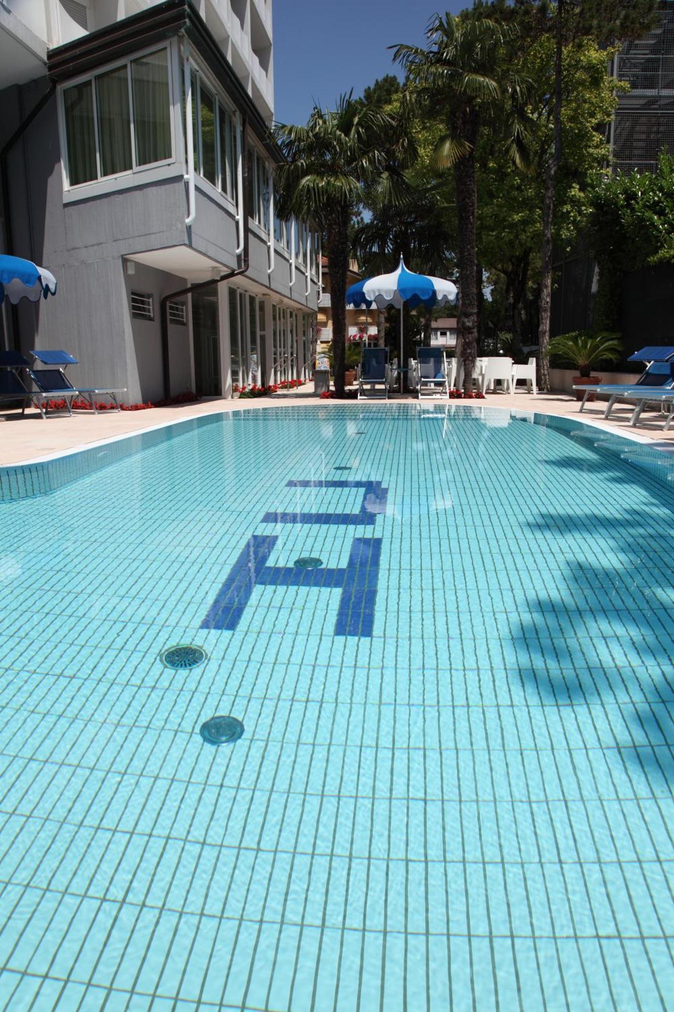 Hotel Carlton Lignano Sabbiadoro Eksteriør billede