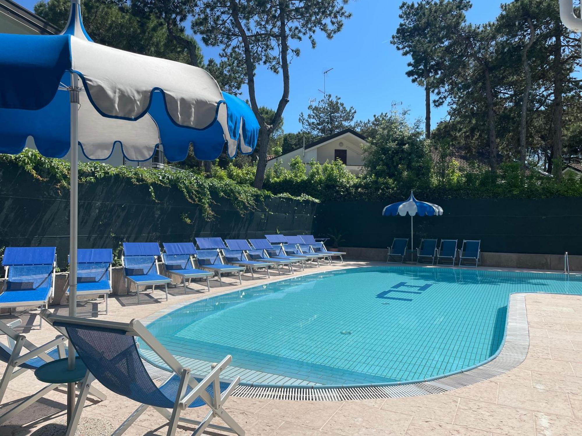 Hotel Carlton Lignano Sabbiadoro Eksteriør billede