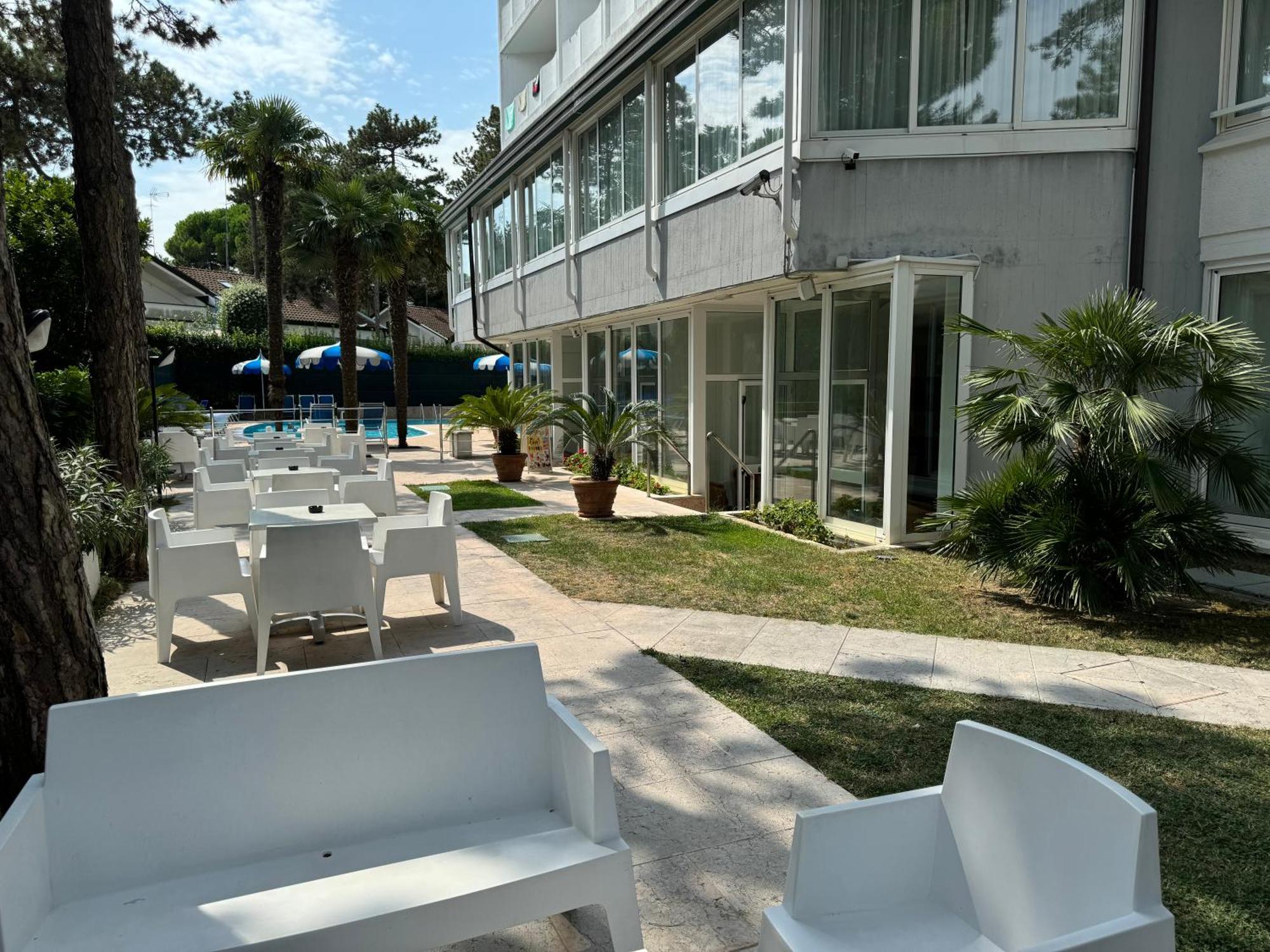 Hotel Carlton Lignano Sabbiadoro Eksteriør billede